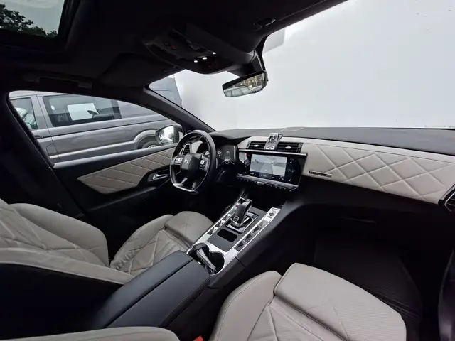 DS Automobiles DS 7 Crossback view 3