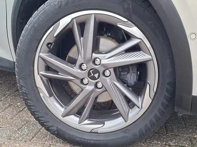 DS Automobiles DS 7 Crossback view 18