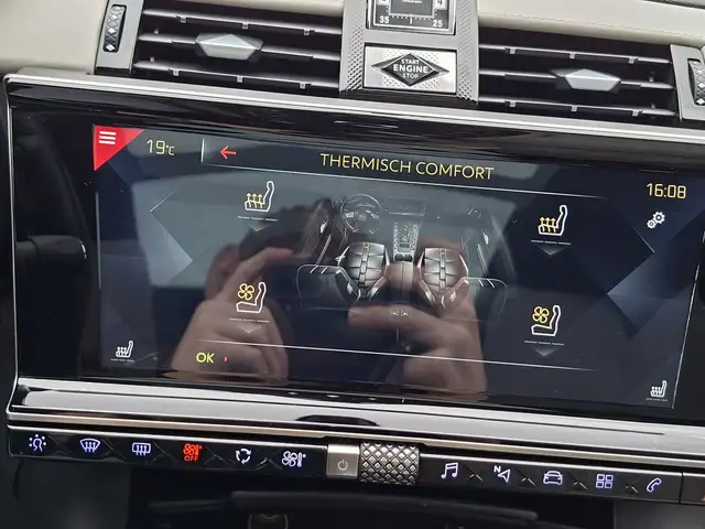 DS Automobiles DS 7 Crossback view 10
