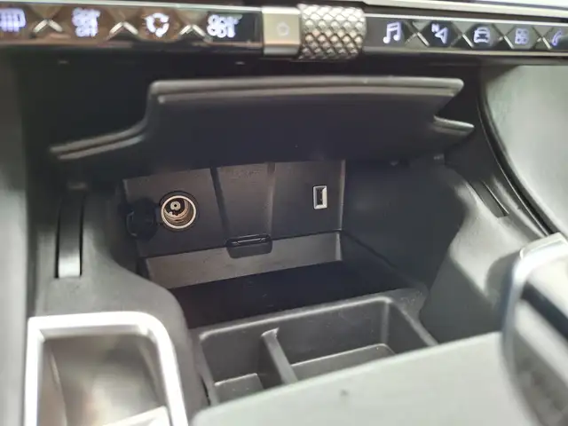 DS Automobiles DS 7 Crossback view 28