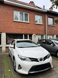 1.8 VVT-i Hybrid Automatik Life