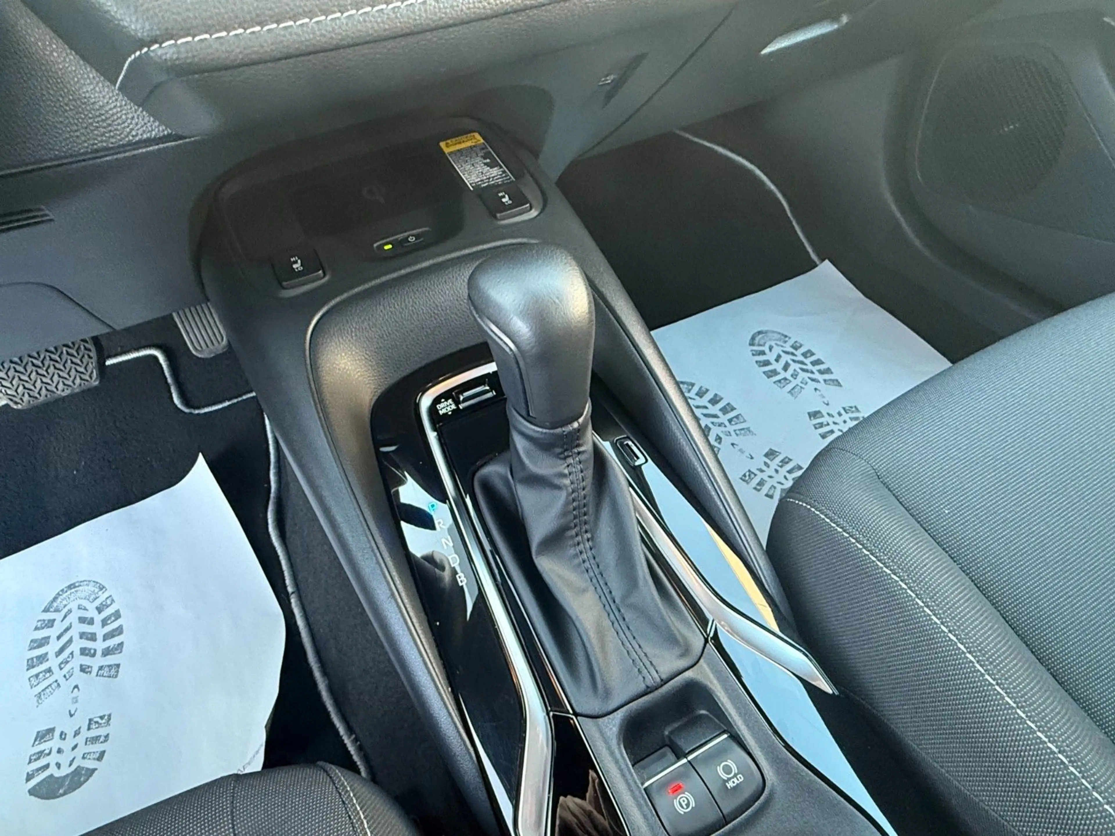 Toyota Corolla Hybrid Team D KAMERA/KLIMA/NAVI/CARPLAY — photo 14