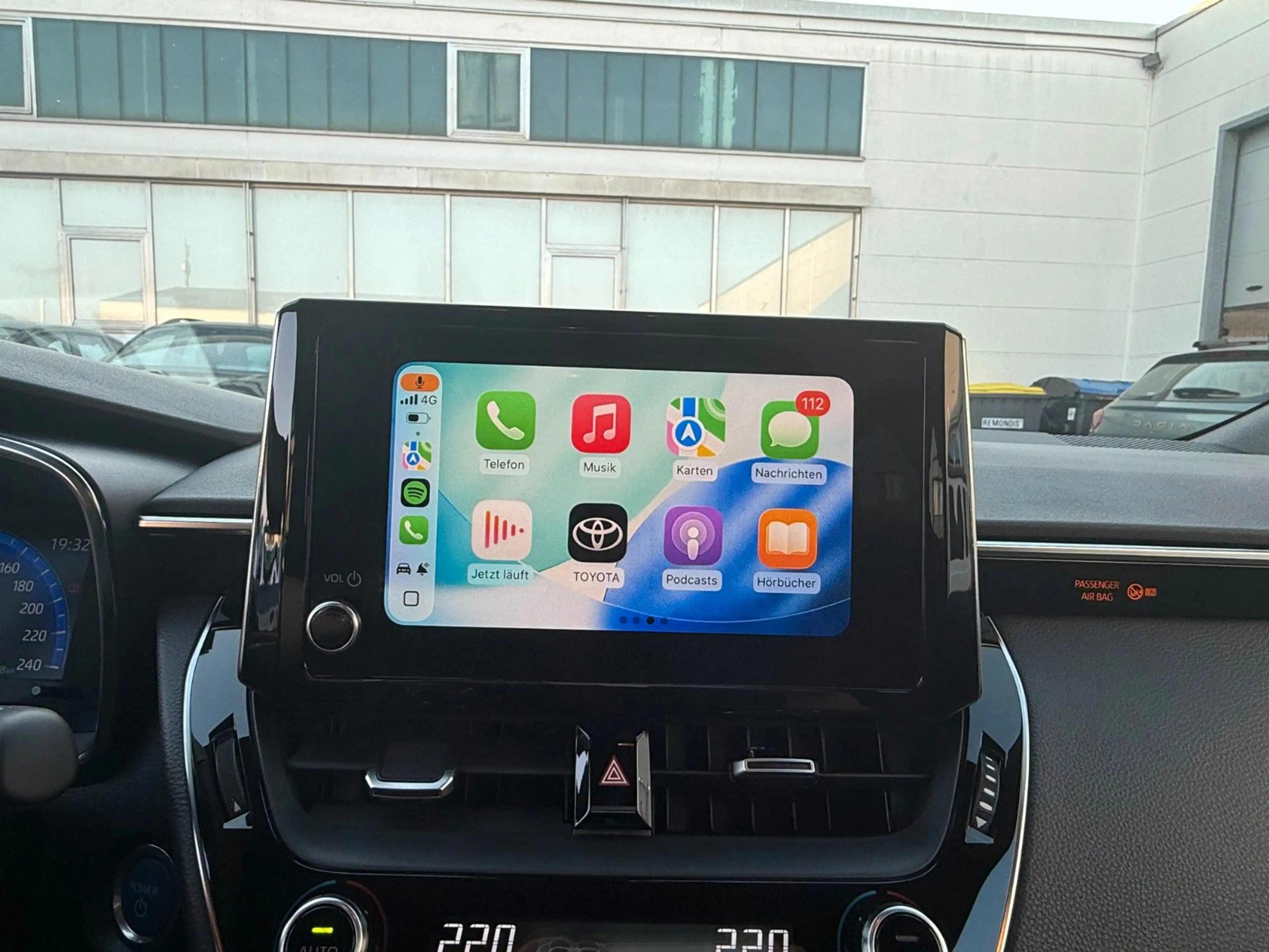 Toyota Corolla Hybrid Team D KAMERA/KLIMA/NAVI/CARPLAY — photo 11