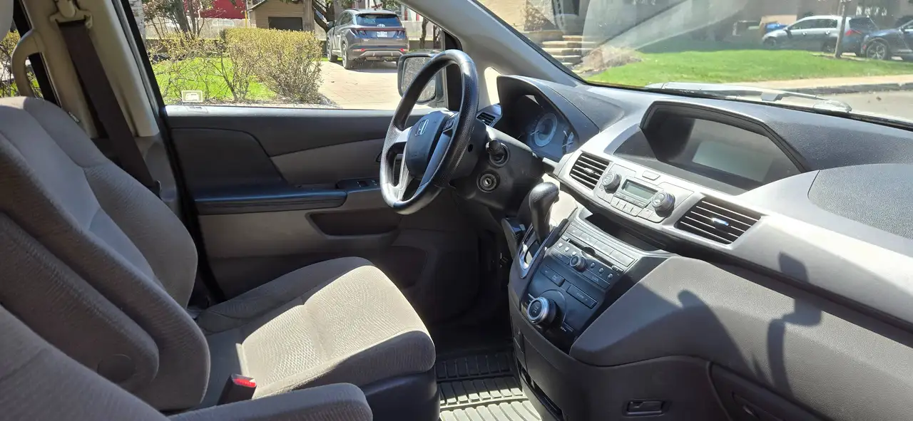 Honda Odyssey снимка Honda Odyssey