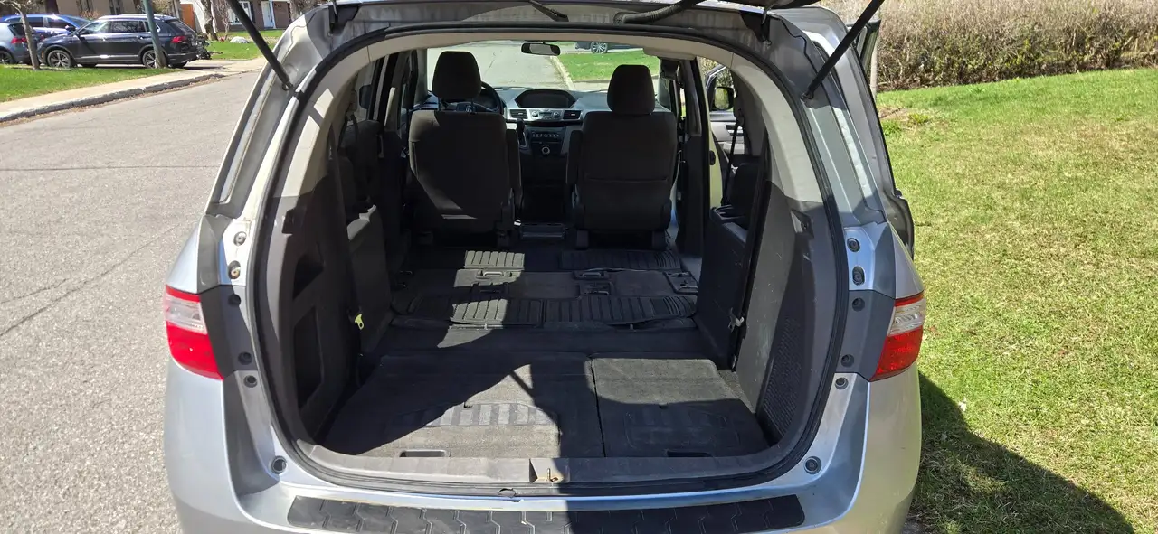 Honda Odyssey снимка Honda Odyssey