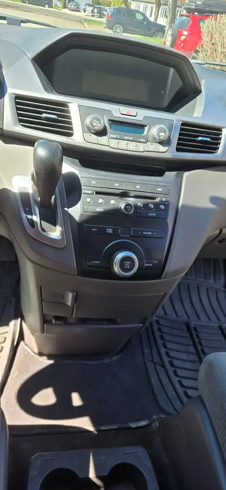 Honda Odyssey снимка Honda Odyssey