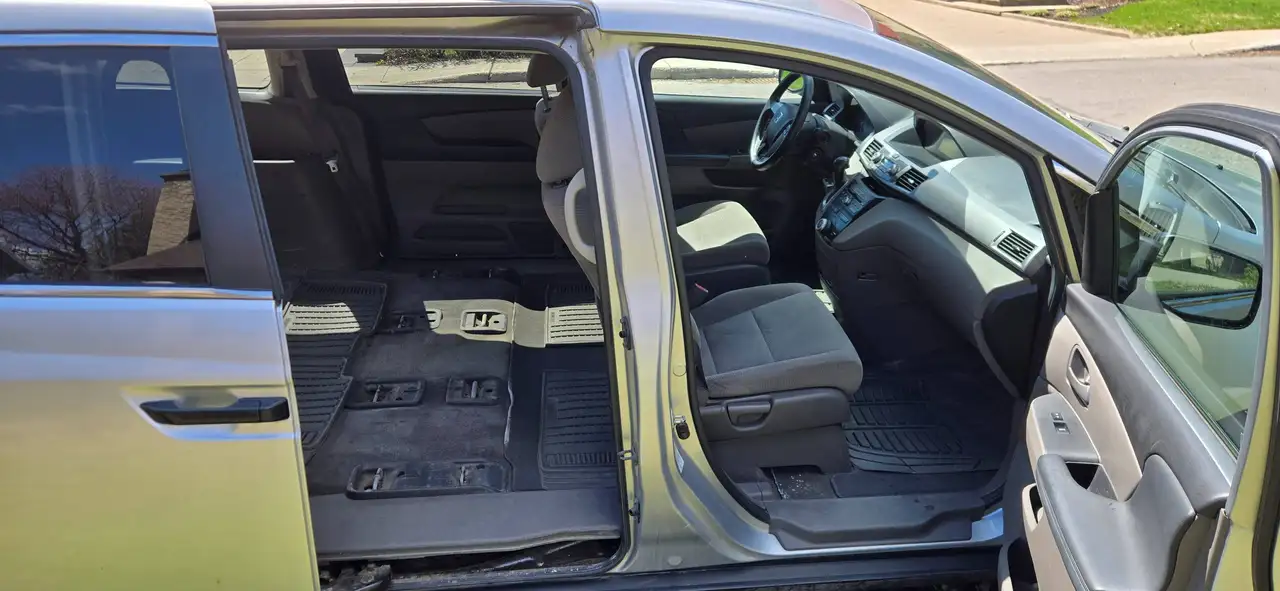 Honda Odyssey снимка Honda Odyssey