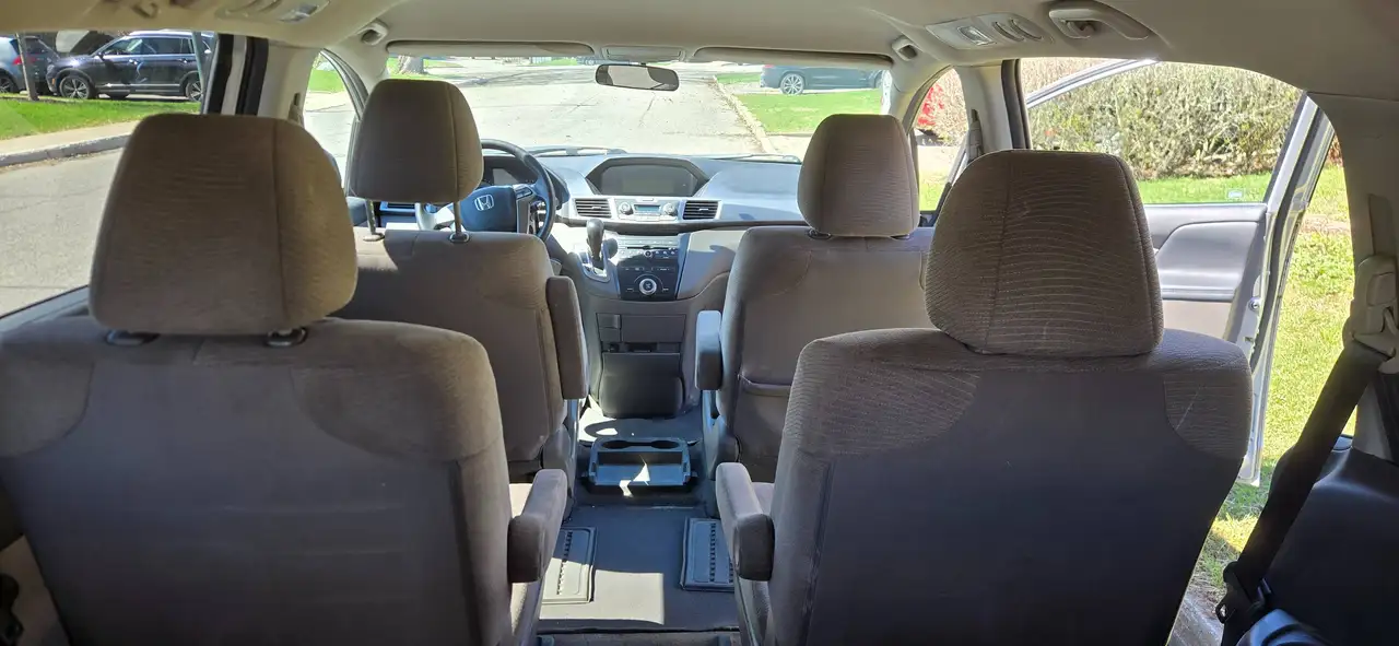 Honda Odyssey снимка Honda Odyssey