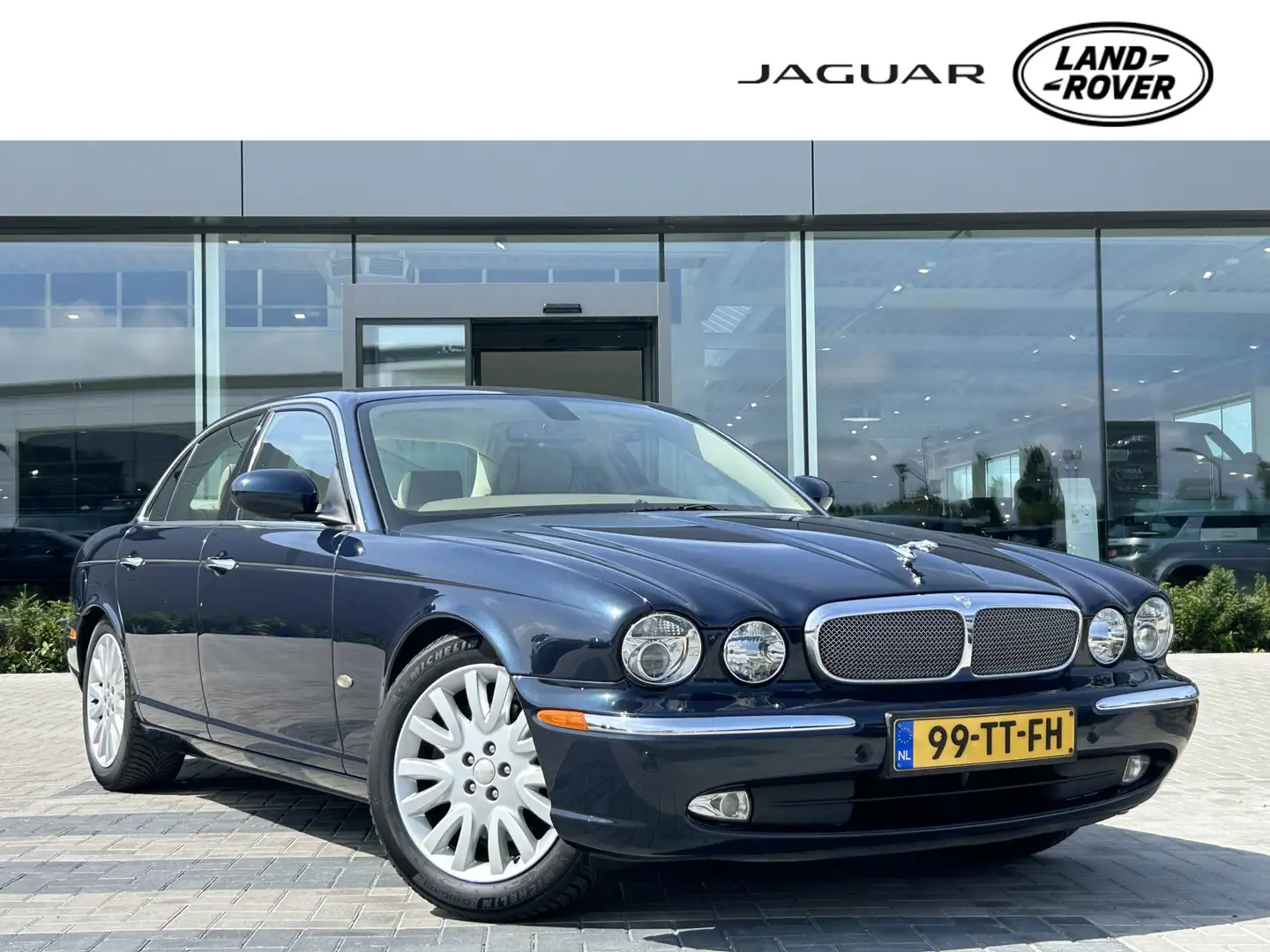 Jaguar XJ 4.2 298pk V8 Sovereign | Origineel Nederlandse XJ Blauw - 1
