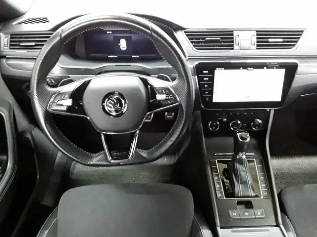 Skoda Superb view 10