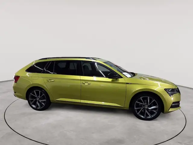 Skoda Superb view 3