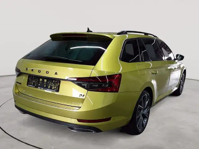 Skoda Superb view 4