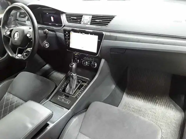 Skoda Superb view 9