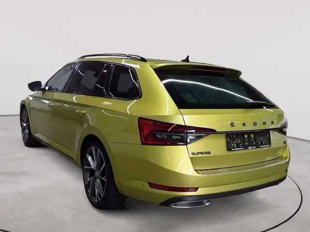 Skoda Superb view 5