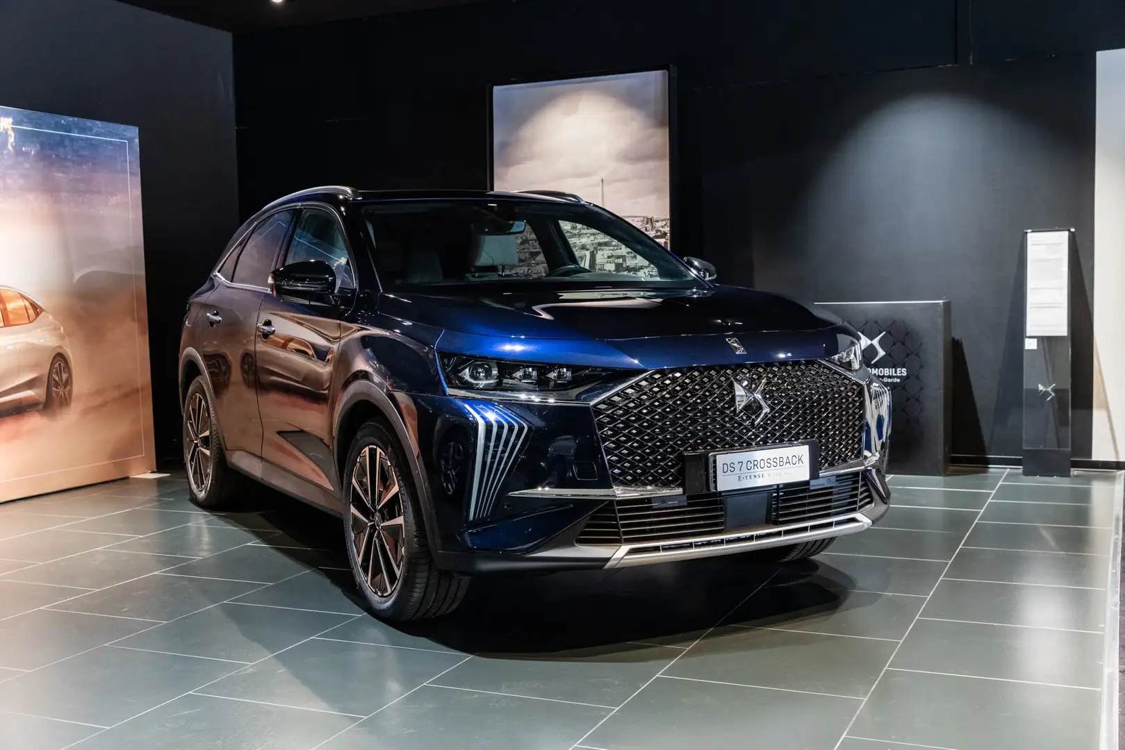 DS Automobiles DS 7 Crossback 7 1.6 e-tense phev Opera 225cv auto Blu/Azzurro - 1