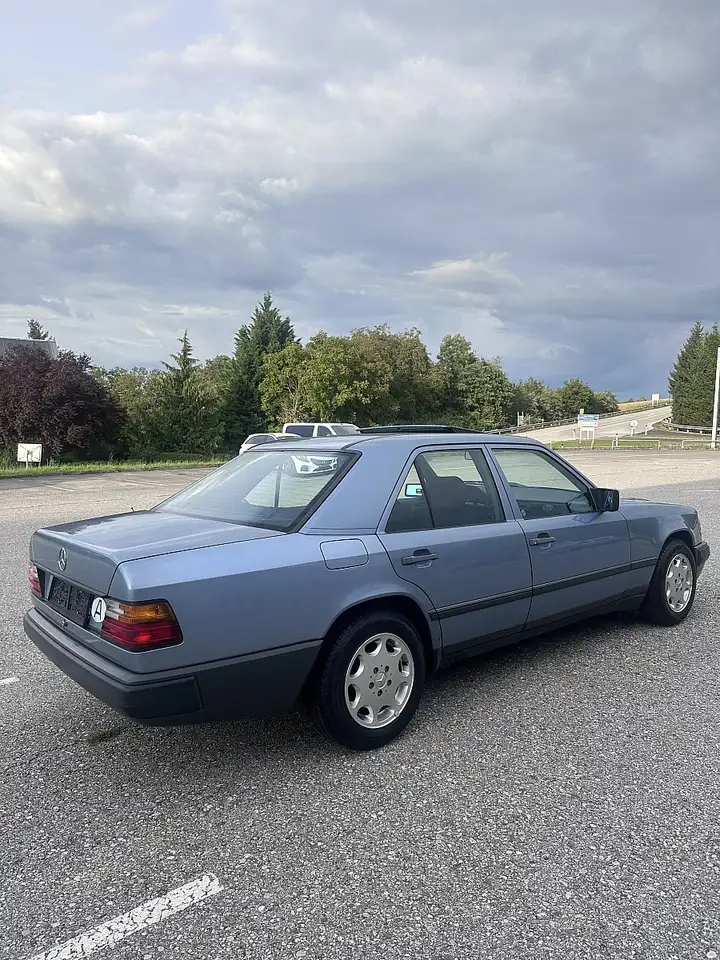 Mercedes-Benz E 200, foto 4