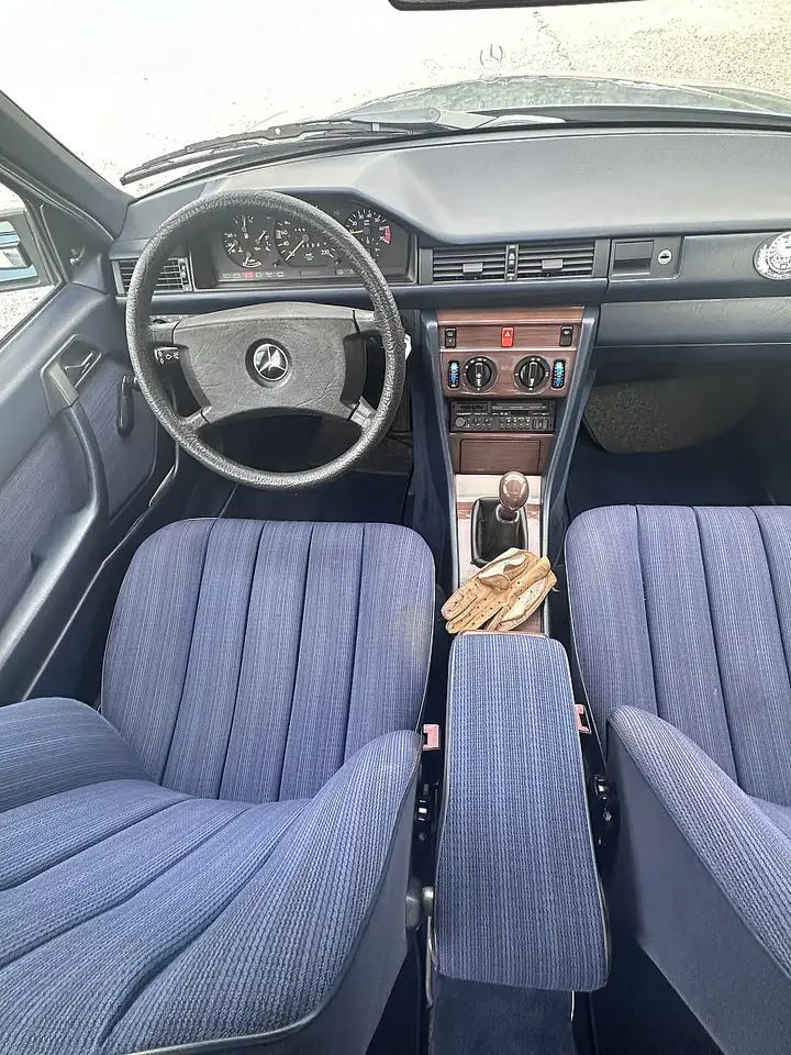 Mercedes-Benz E 200, foto 9