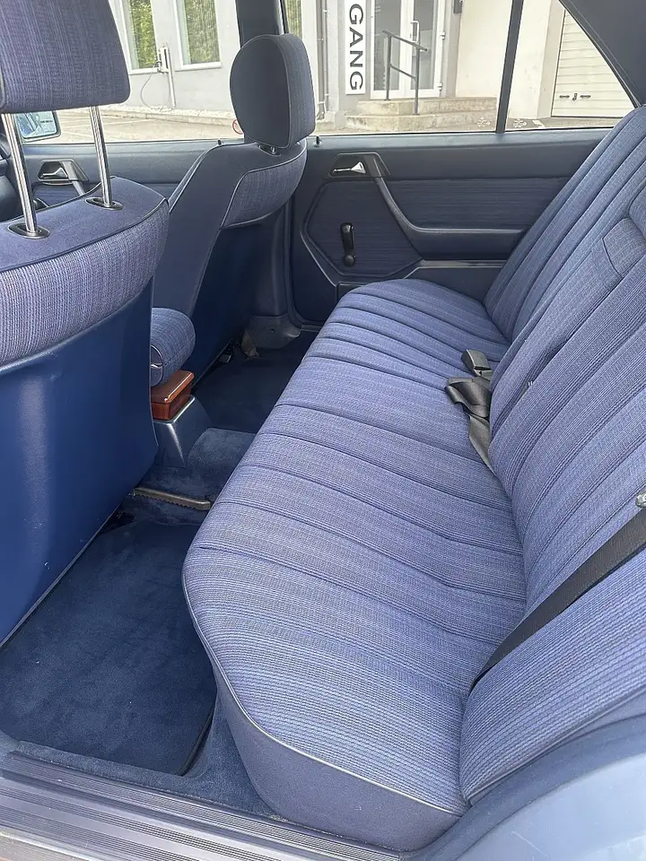 Mercedes-Benz E 200, foto 12