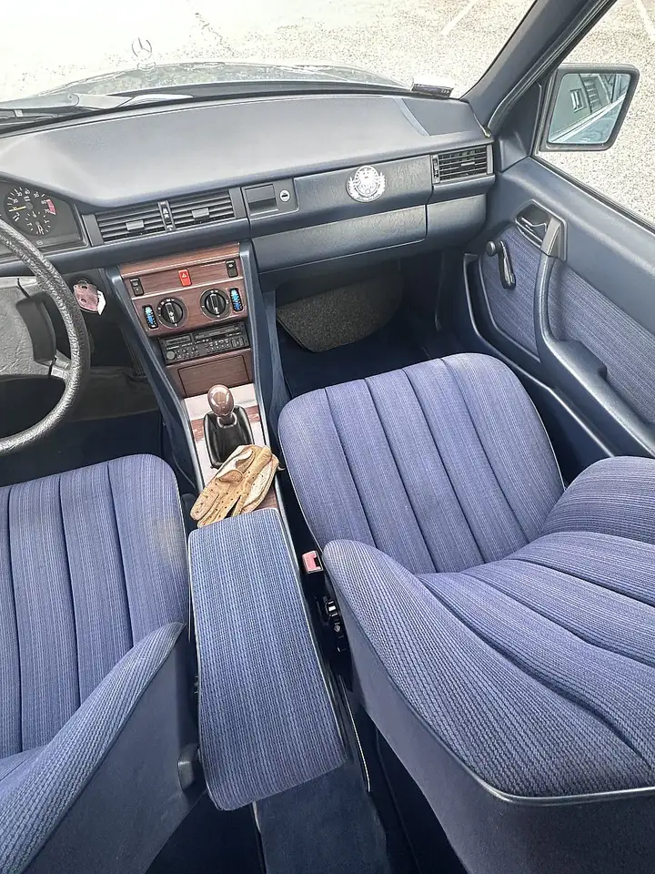 Mercedes-Benz E 200, foto 10