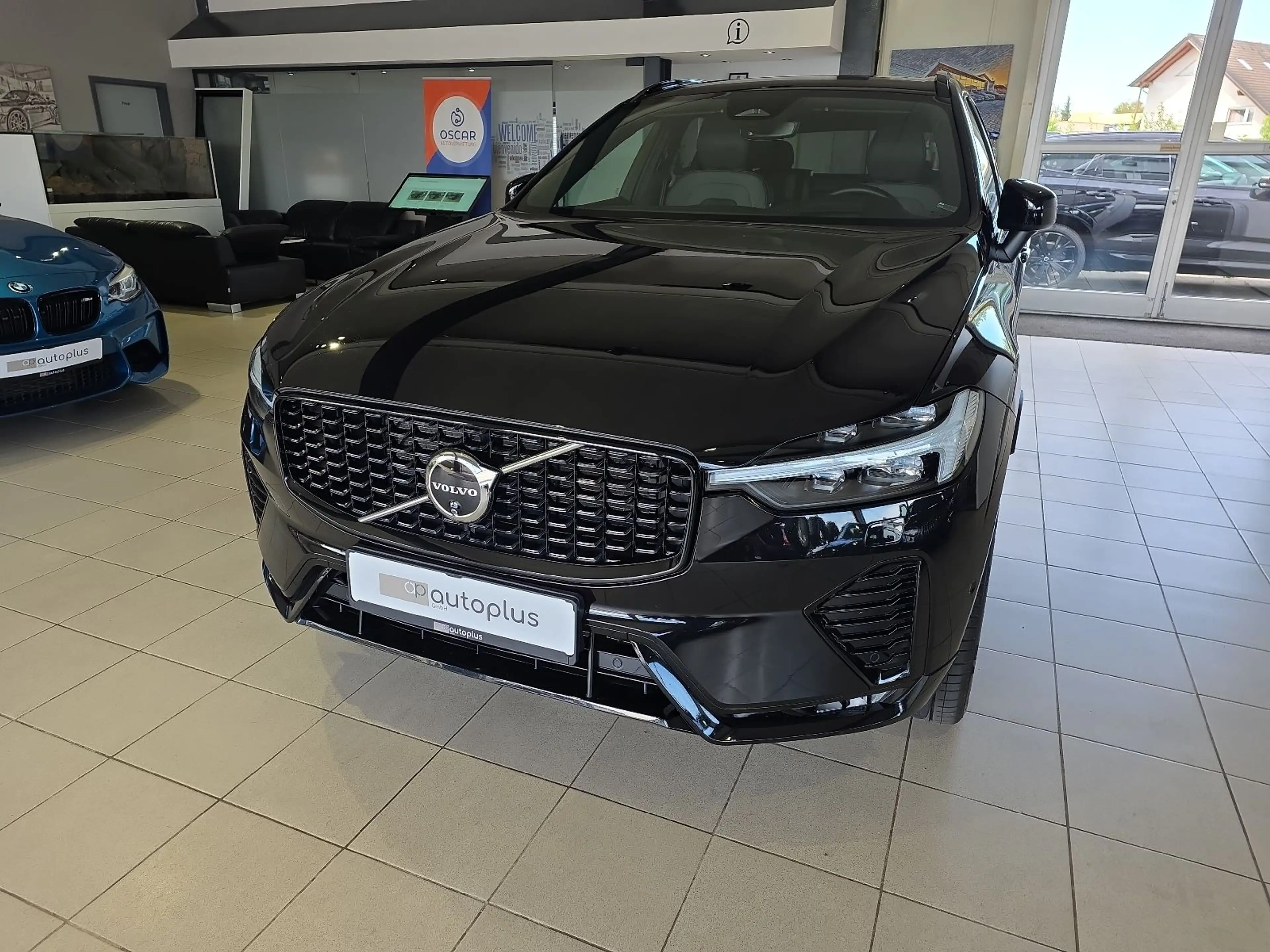 Volvo XC60 B5 Ultimate Dark AWD FourC AHK 360° 21Zoll — photo 2