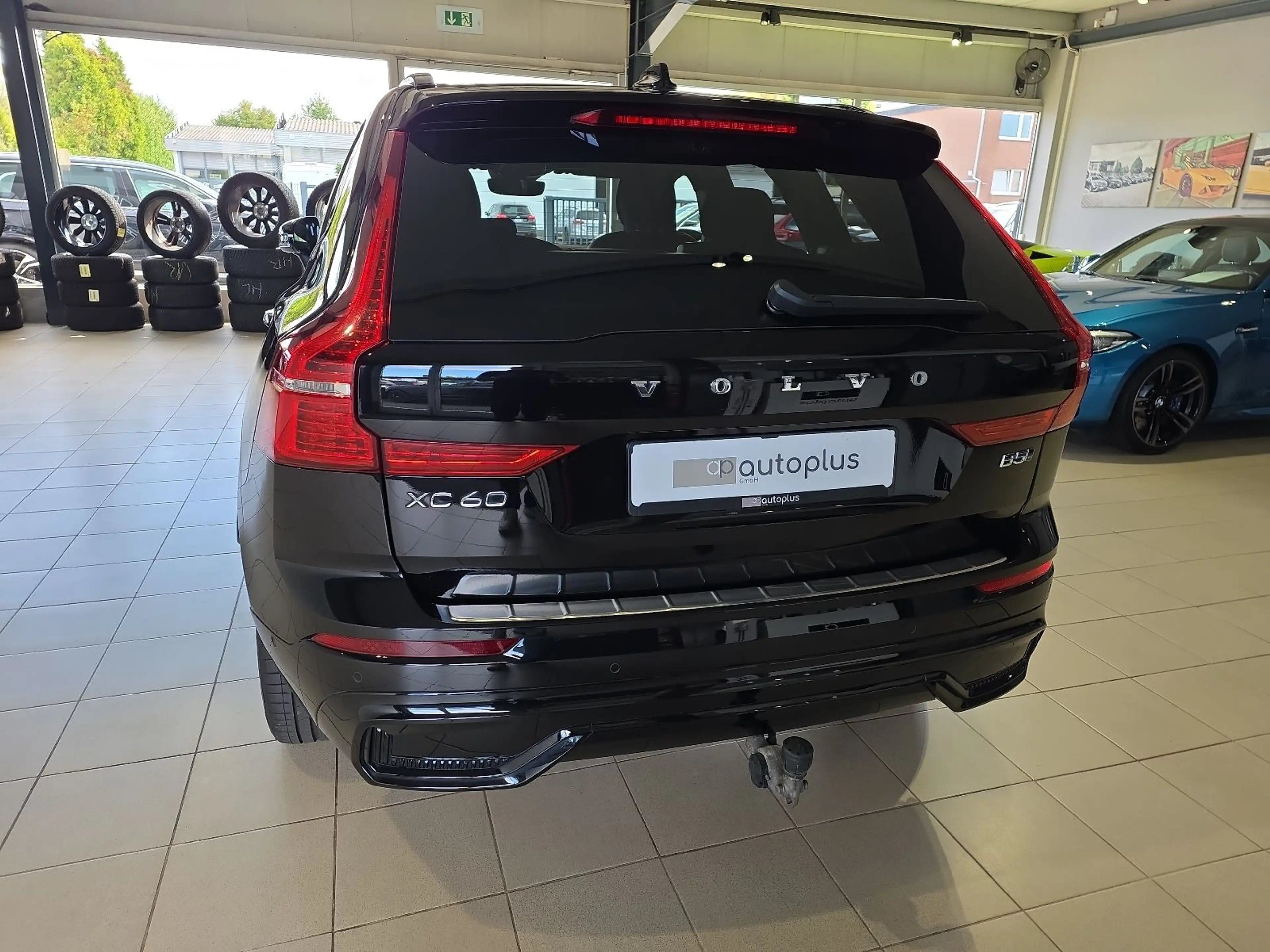 Volvo XC60 B5 Ultimate Dark AWD FourC AHK 360° 21Zoll — photo 9