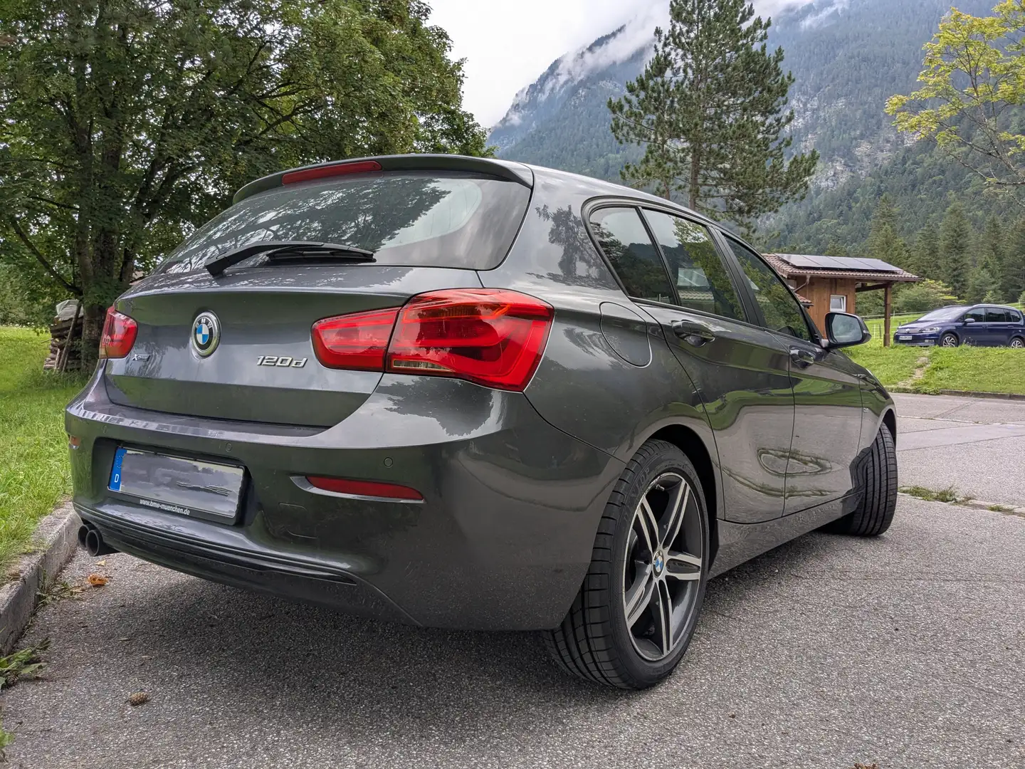 BMW 120 120d xDrive Aut. Sport Line Gri - 2