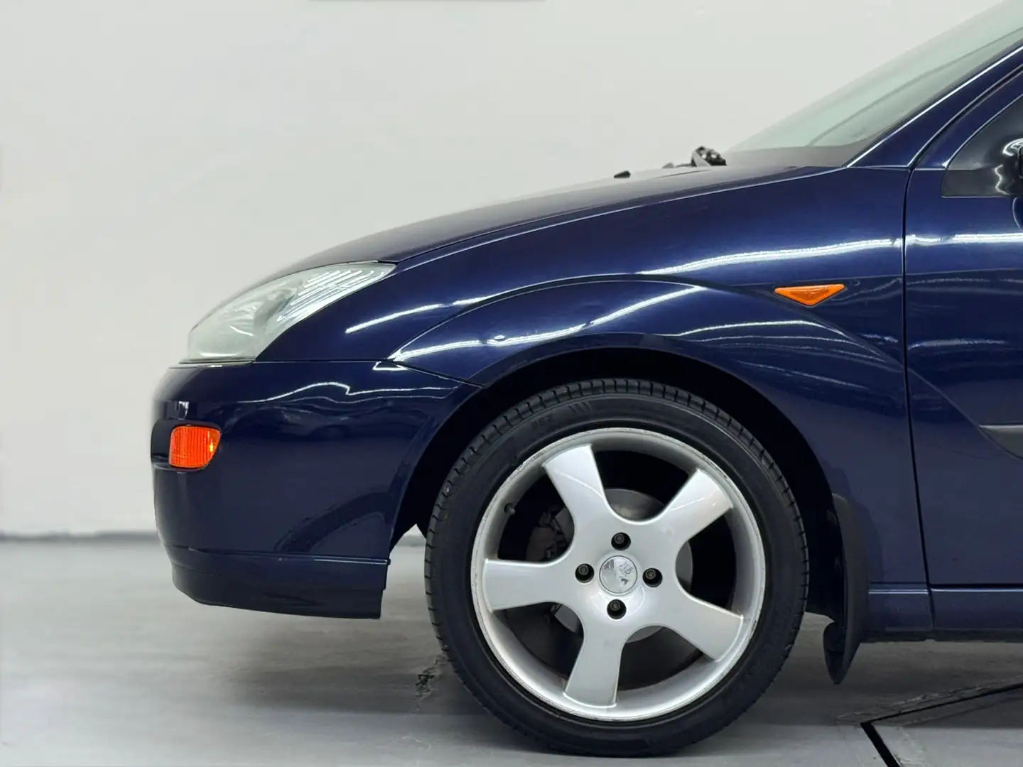 Ford Focus 1.6-16V Ghia Airco Nieuwe Apk D.riem Vv. Blau - 2