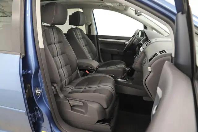 Volkswagen Touran view 12