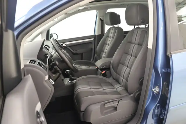 Volkswagen Touran view 11