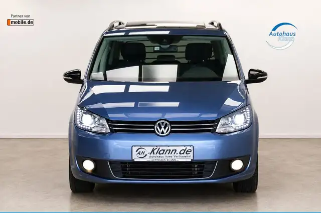 Volkswagen Touran view 2