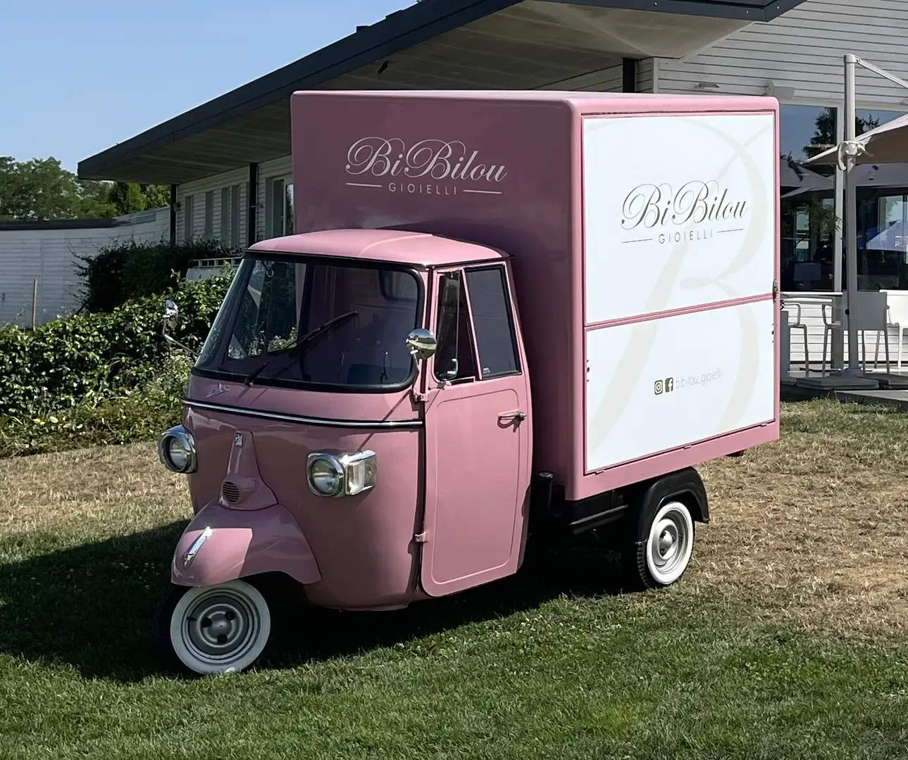 Piaggio Ape Pronta Per Mercatini Con Esposizione A Gradini - 1