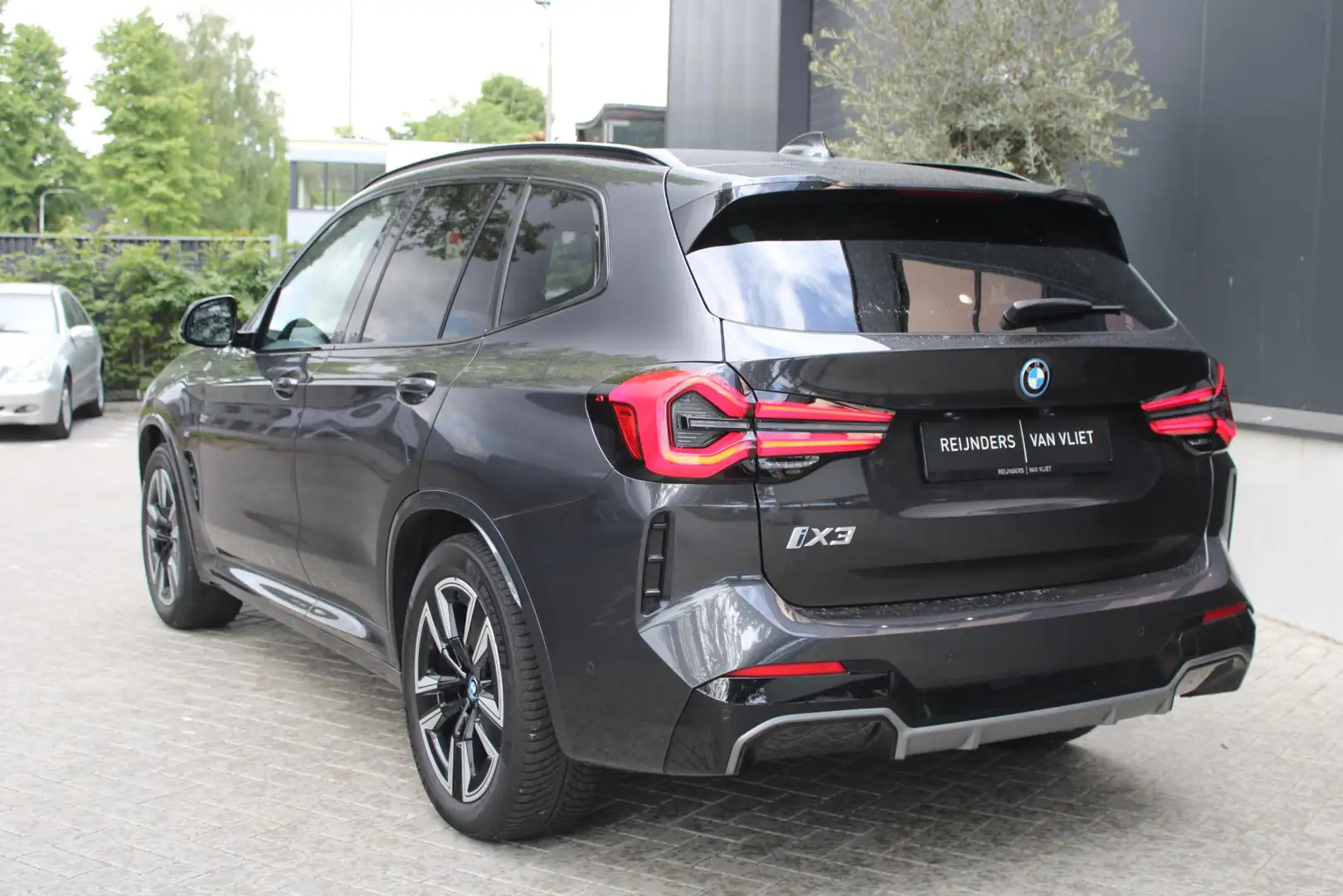 BMW iX3 High Executive Edition | Pan.Dak | Head-Up | Memor Gris - 2