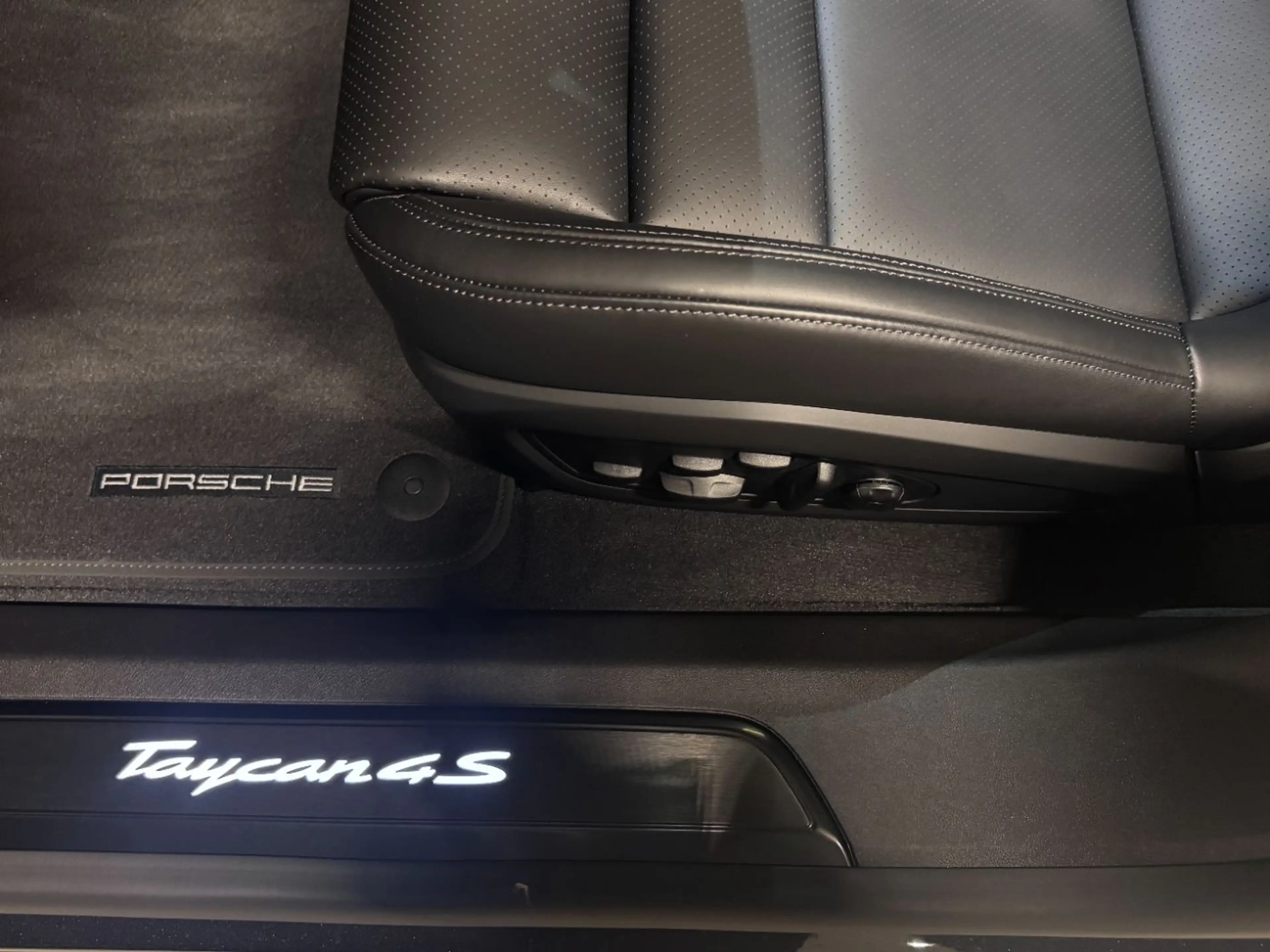 Porsche Taycan 4S Sport Turismo Black Edition |Head-up |Home-Link — photo 14
