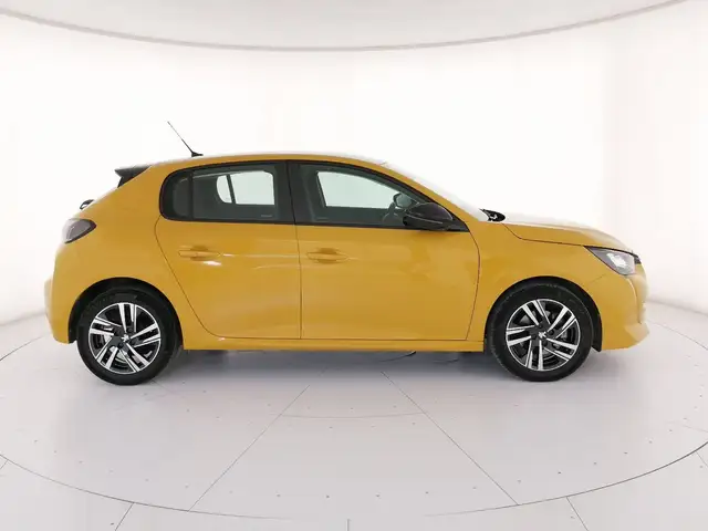 Peugeot 208 view 3