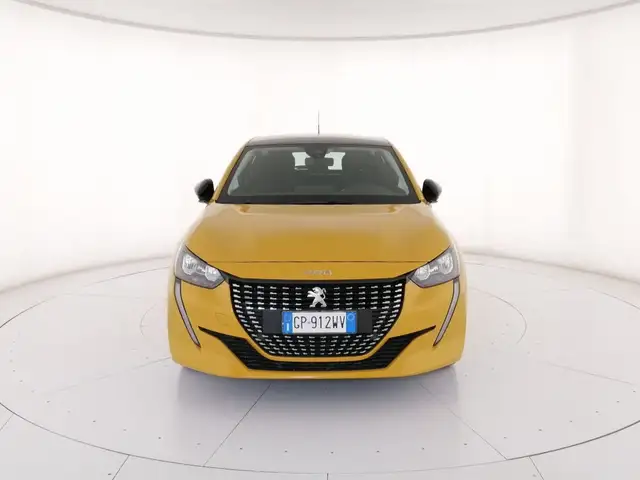 Peugeot 208 view 5