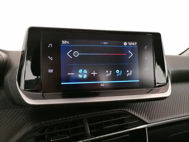 Peugeot 208 view 15