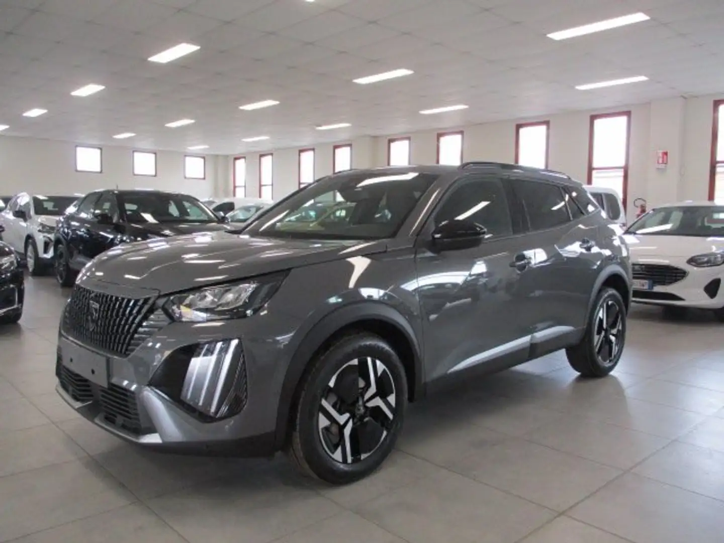 Peugeot 2008 1.2 puretech Allure 100 - KM0 Grau - 1