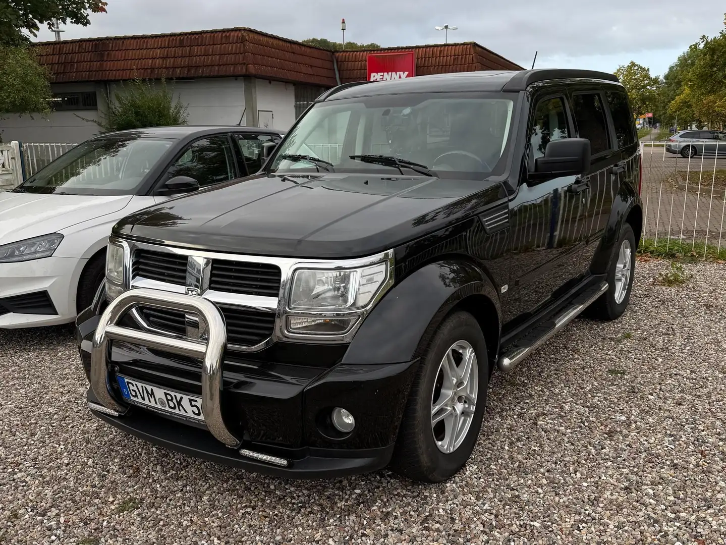 Dodge Nitro SXT Schwarz - 2