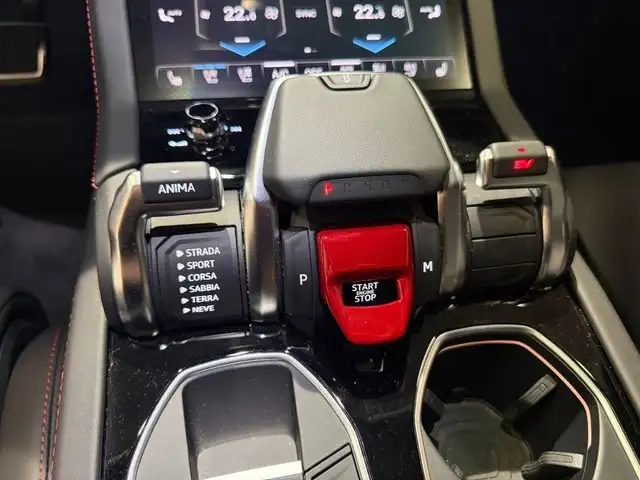 Lamborghini Urus view 18