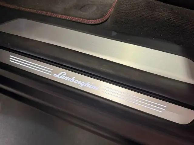 Lamborghini Urus view 23