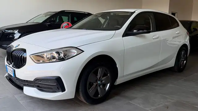 BMW 1 Series view 3