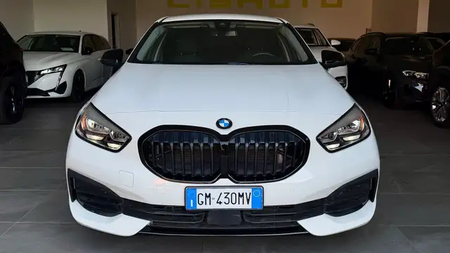 BMW 1 Series view 2