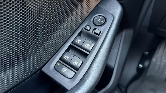 BMW 1 Series view 15