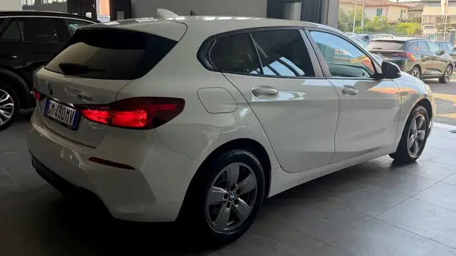 BMW 1 Series view 6