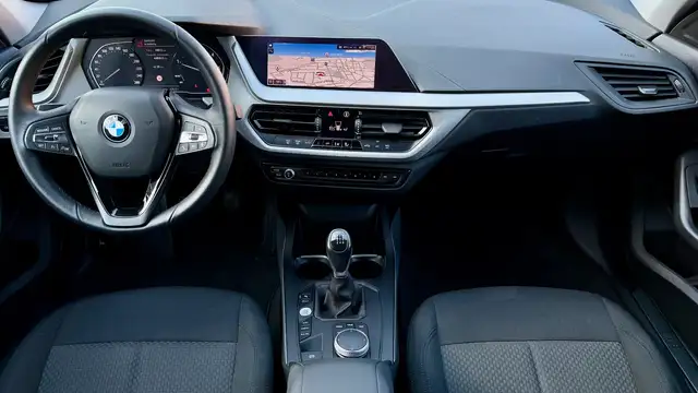 BMW 1 Series view 7