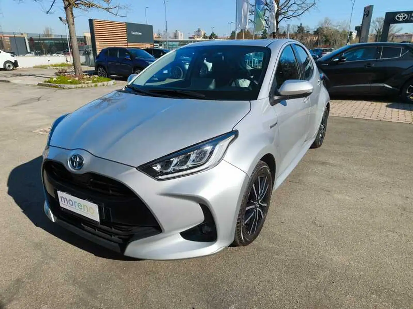 Toyota Yaris 1.5 Hybrid Trend Argento - 1