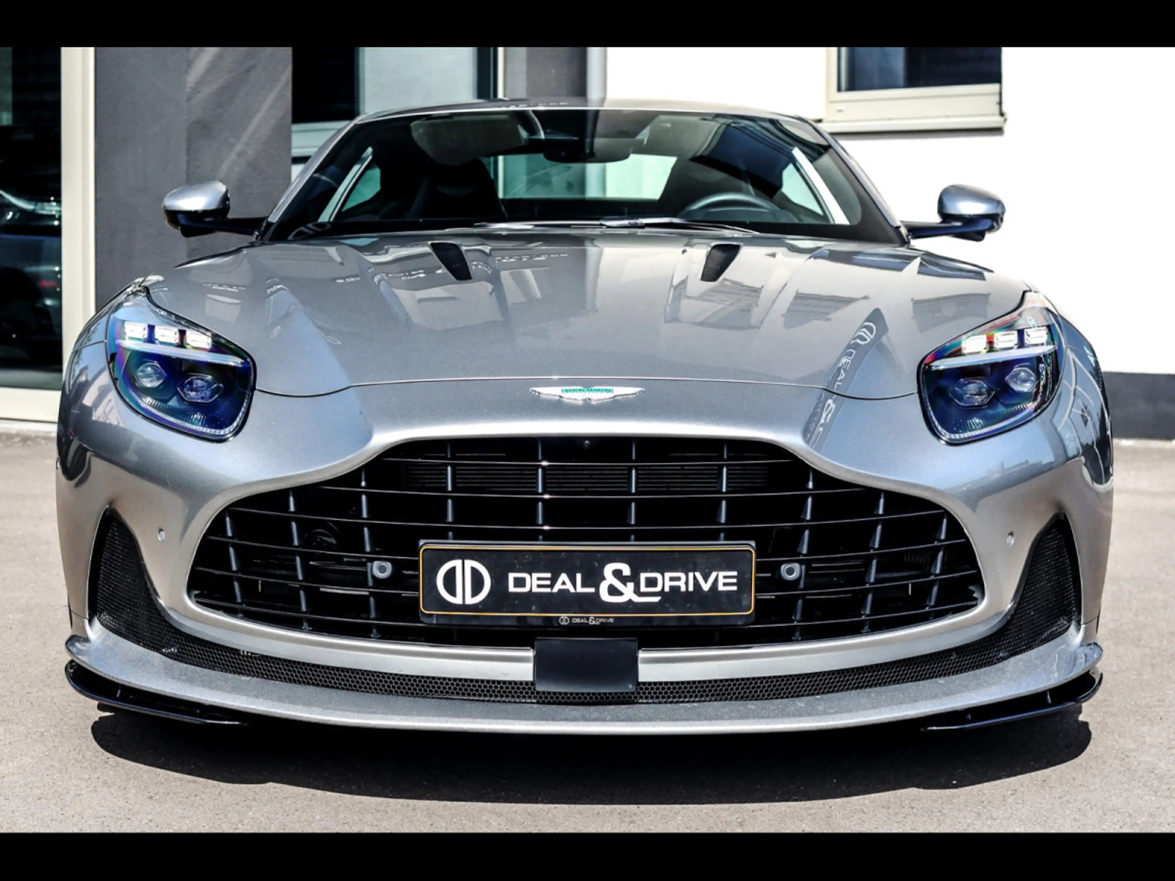 Aston Martin DB12 COUPE 4.0 V8°ALUMINITE SILVER°21'' — photo 5