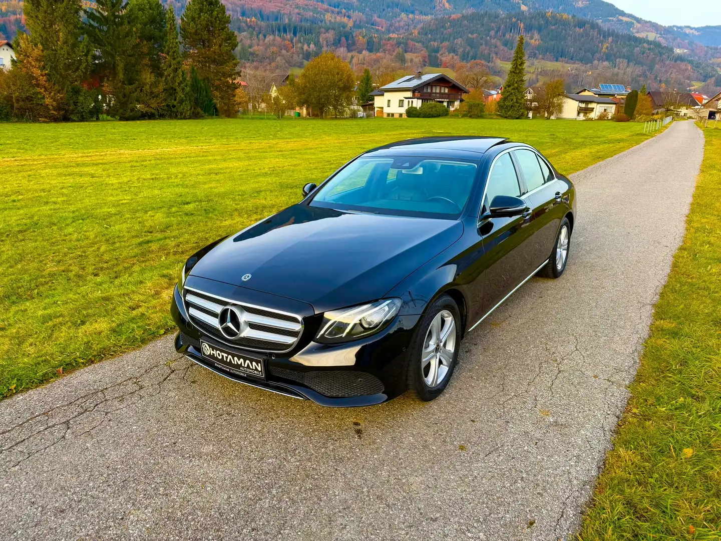 Mercedes-Benz E 220 d AVANTGARDE Pano 360 Grad LED Schwarz - 1