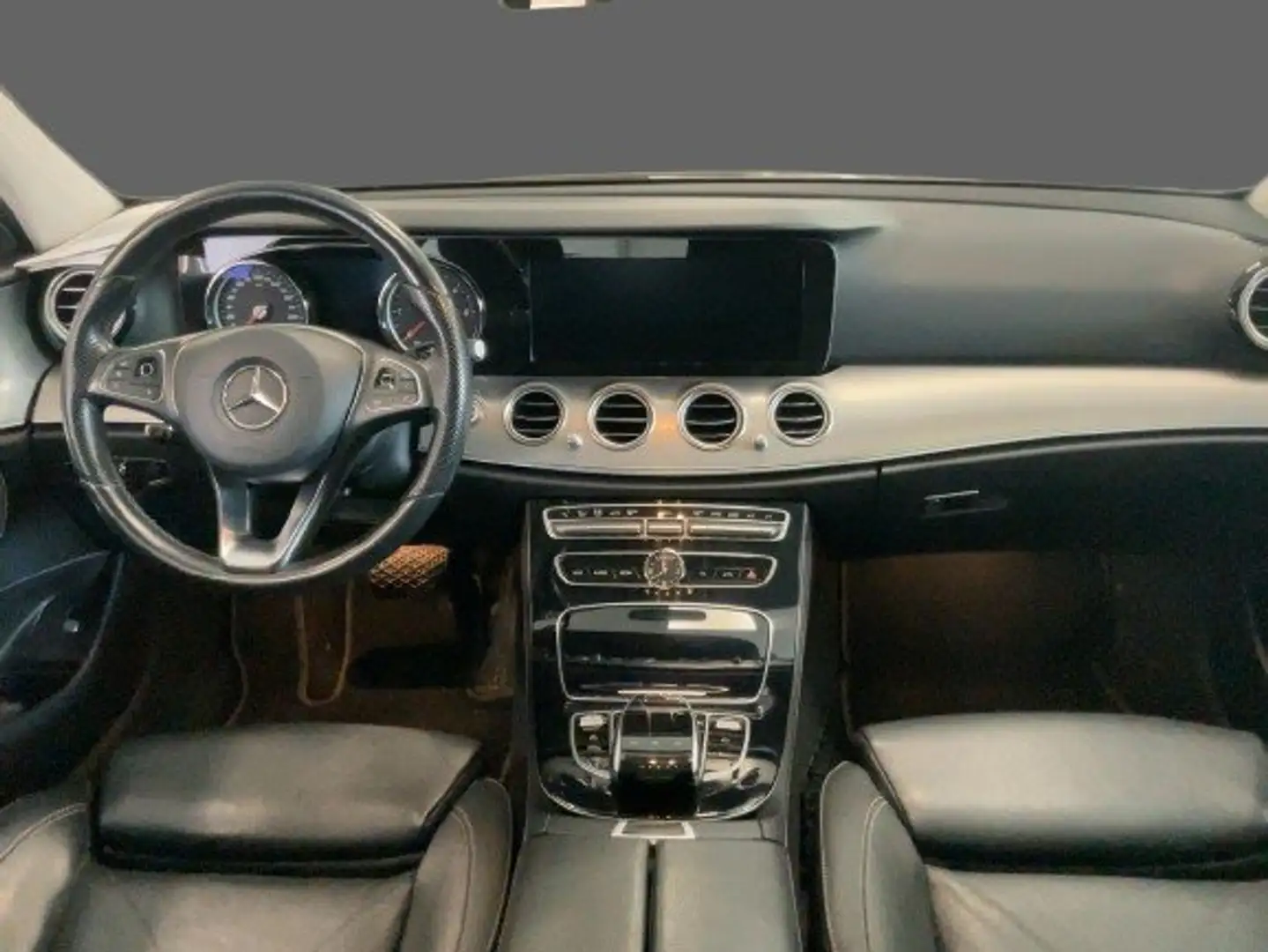 Mercedes-Benz E 220 d AVANTGARDE Pano 360 Grad LED Schwarz - 2