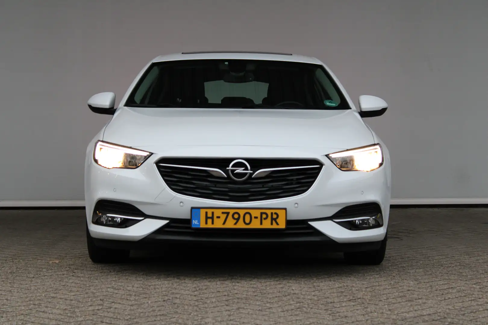 Opel Insignia Grand Sport 1.5 Turbo Business Executive | Panoram Wit - 2